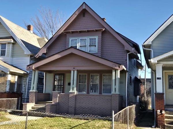 1318 N Superior Street, Toledo, OH 43604