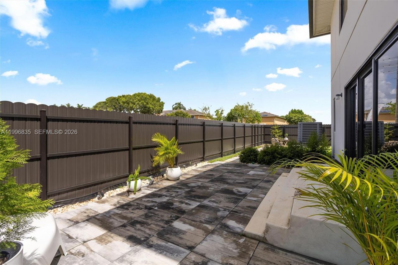 321 NW 13th Pl , Florida City, FL 33034 Photo