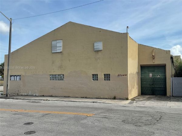 2428 NW 7th Ave , Miami, FL 33127