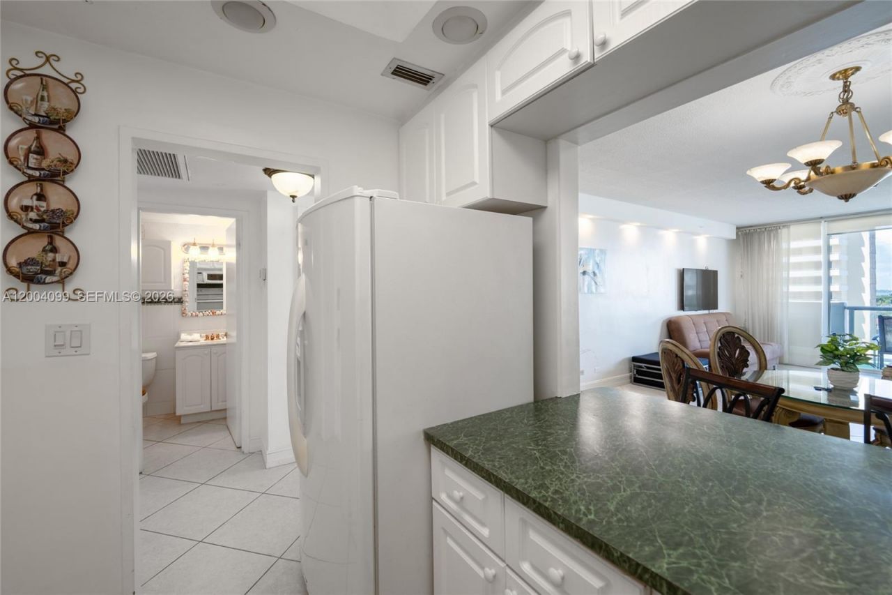 5601 Collins Ave, Unit 919, Miami Beach, FL 33140 Photo