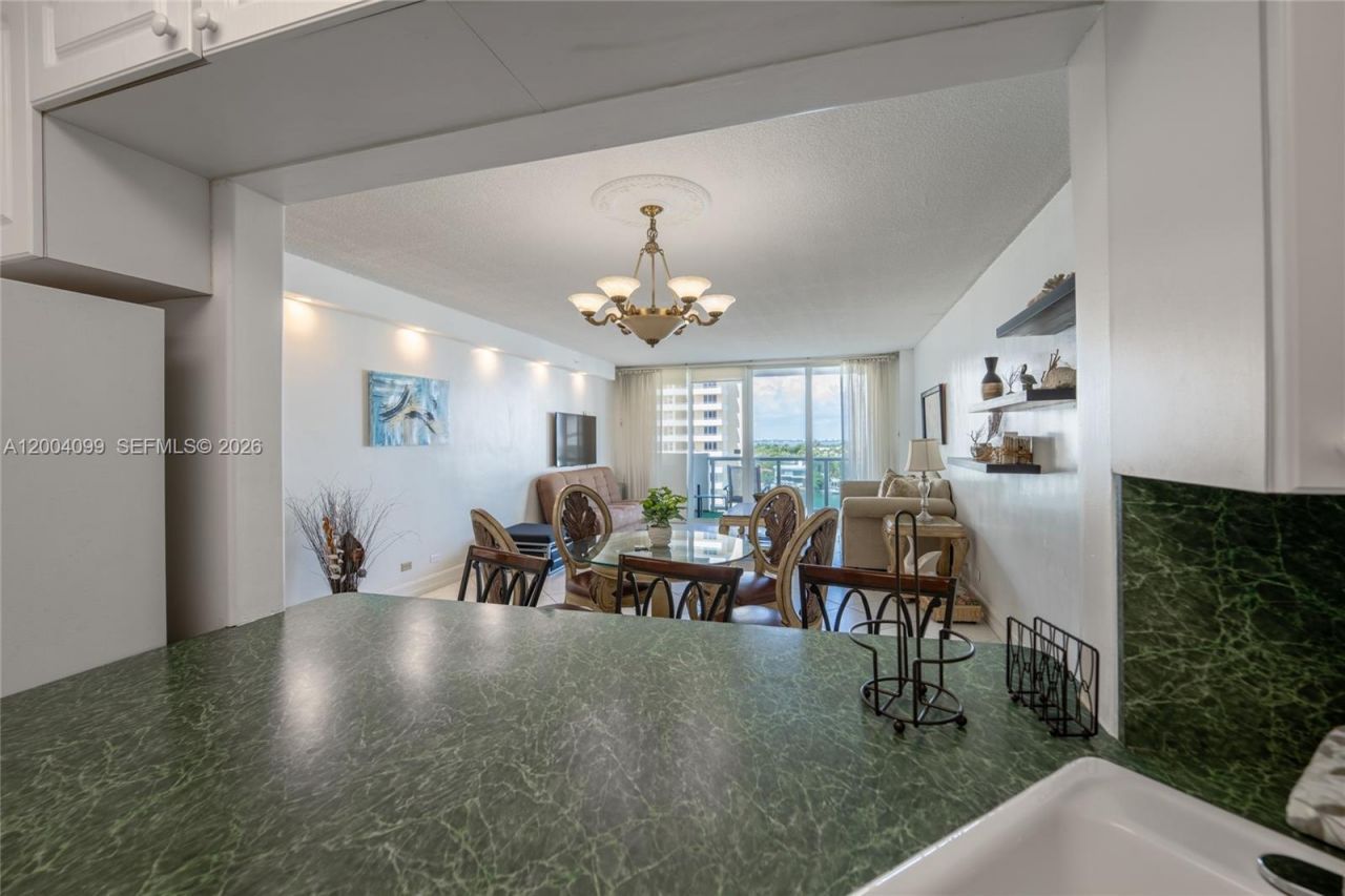 5601 Collins Ave, Unit 919, Miami Beach, FL 33140 Photo