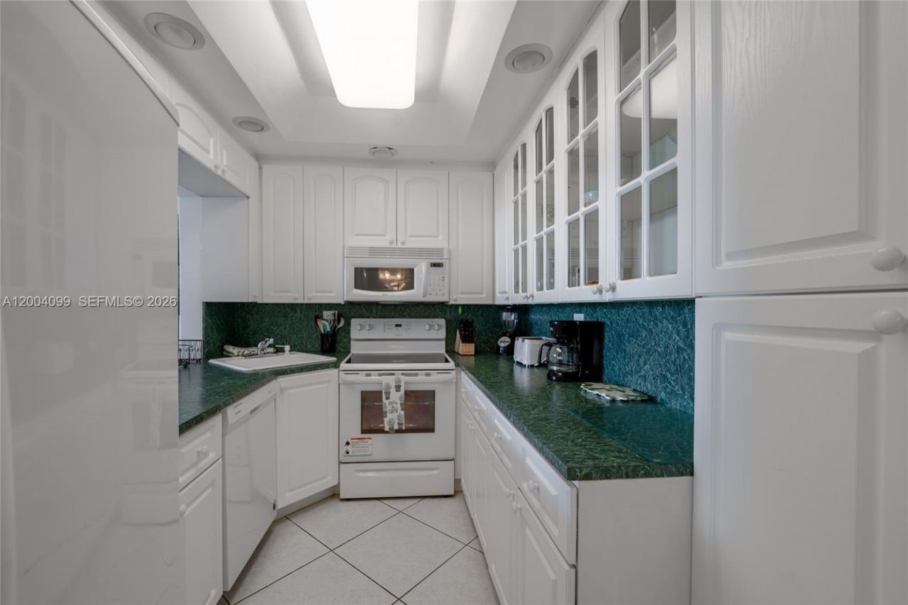 5601 Collins Ave, Unit 919, Miami Beach, FL 33140 Photo