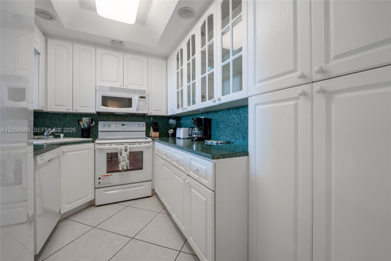 5601 Collins Ave, Unit 919, Miami Beach, FL 33140 Photo