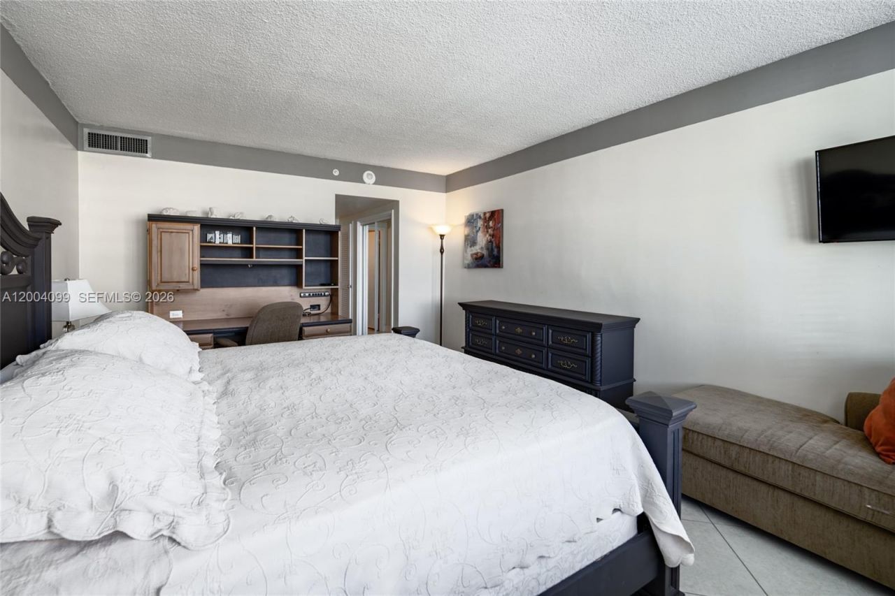 5601 Collins Ave, Unit 919, Miami Beach, FL 33140 Photo