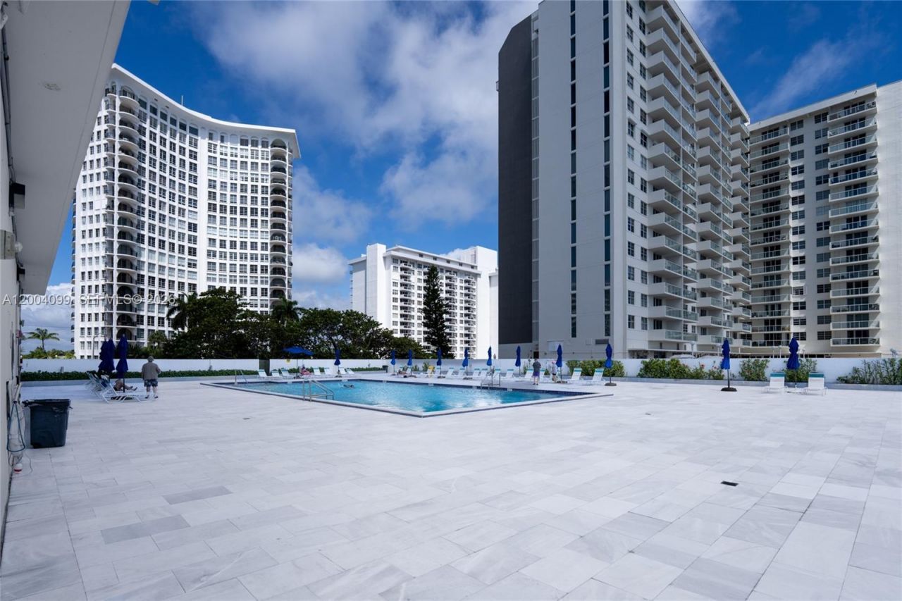5601 Collins Ave, Unit 919, Miami Beach, FL 33140 Photo