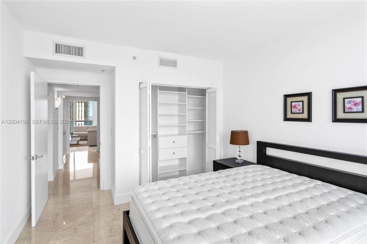 19400 Turnberry Way , Unit 1731, Aventura, FL 33180 Photo