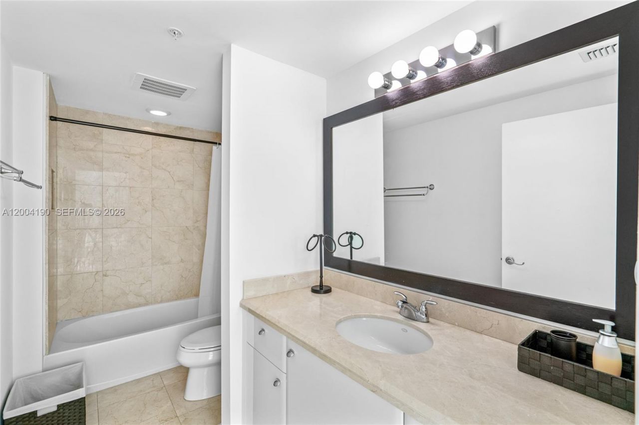 19400 Turnberry Way , Unit 1731, Aventura, FL 33180 Photo