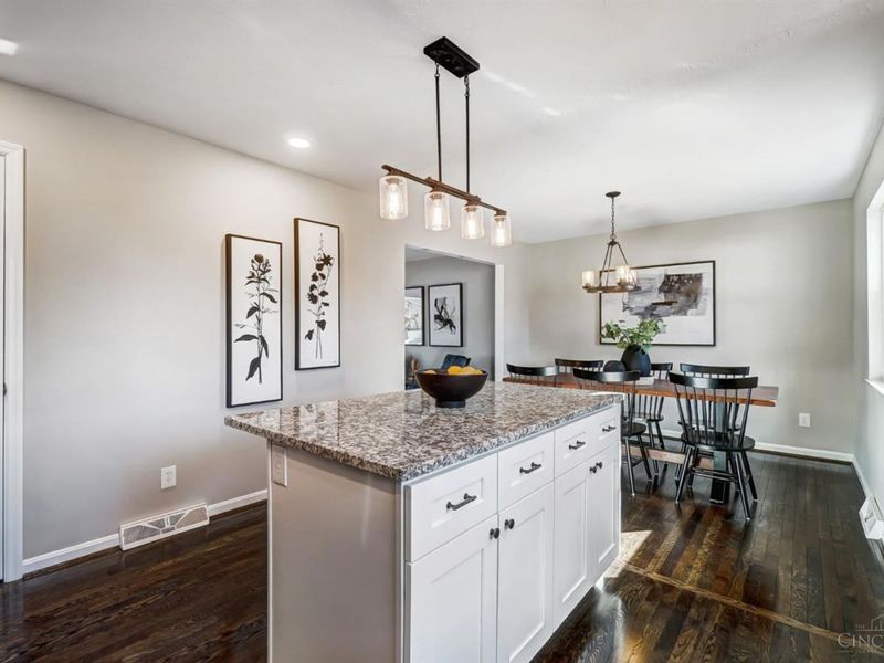 1837 Vanderbilt Drive, Loveland, OH 45140 Photo 14