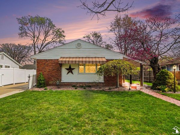 2515 Boxford Street, Trenton, MI 48183