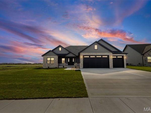 213 George Bush Boulevard , Troy, IL 62294