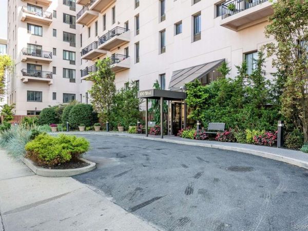 100 W Broadway , Unit 7N, Long Beach, NY 11561