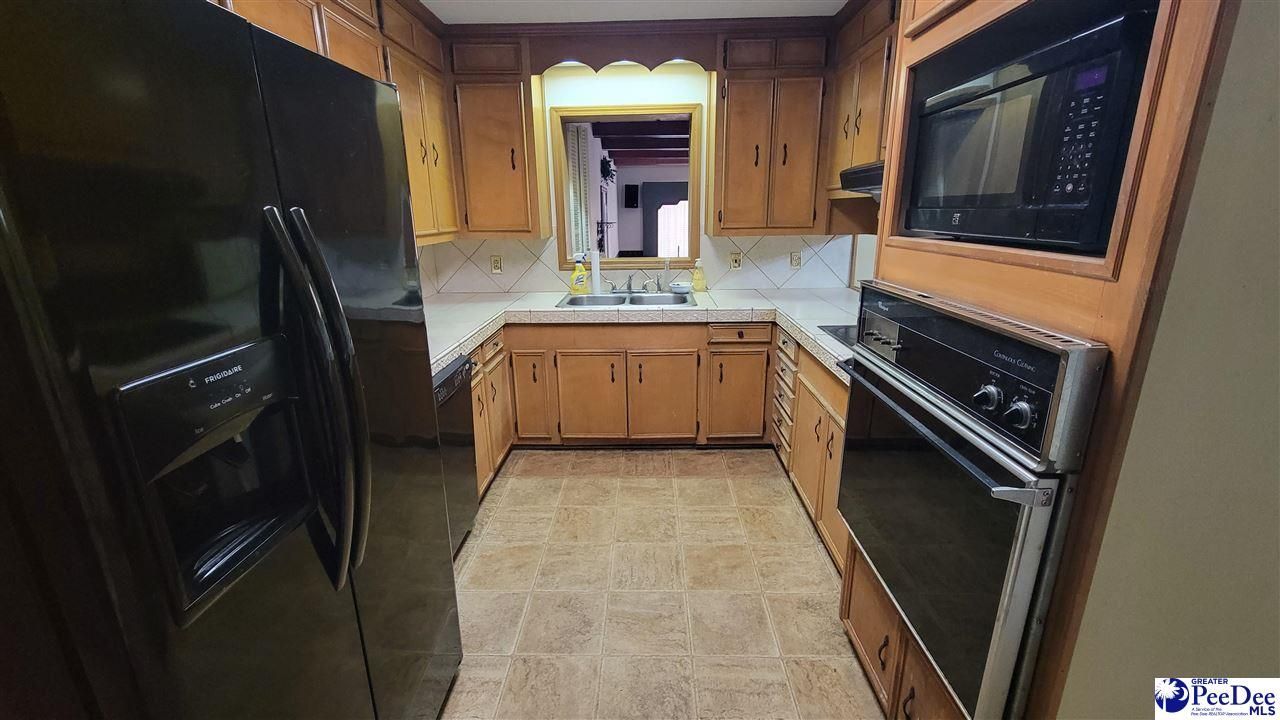 2400 S Robeson Ave Photo 17