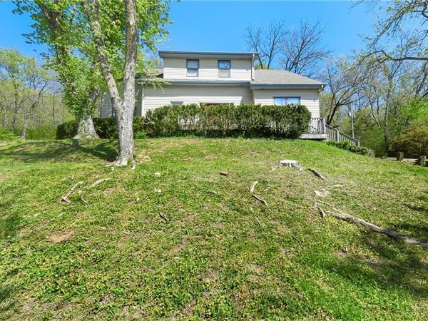 2201 Sunset Court, Leavenworth, KS 66048