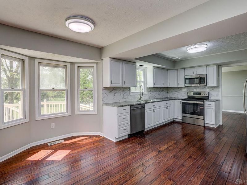 7497 Rolling Meadows Drive, West Chester Township, OH 45069 Photo 11