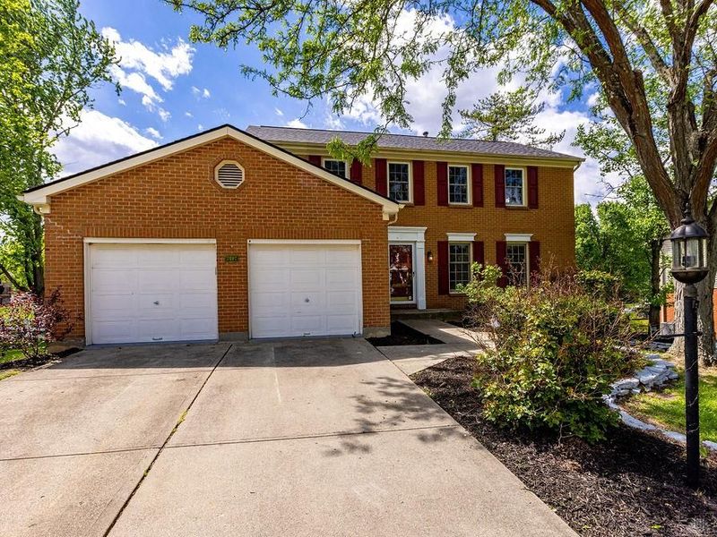 7497 Rolling Meadows Drive, West Chester Township, OH 45069 Photo 2