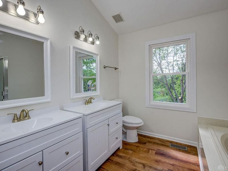 7497 Rolling Meadows Drive, West Chester Township, OH 45069 Photo 29