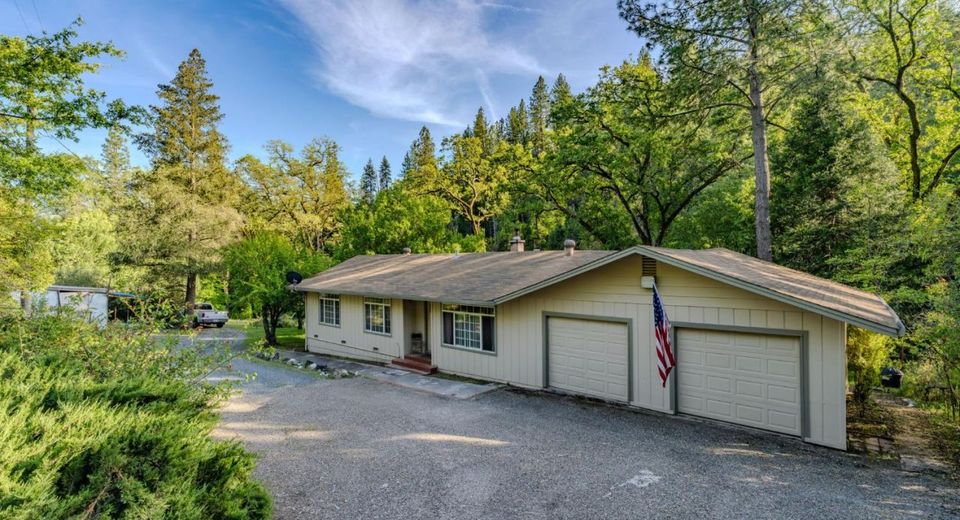 8792 Hidden Valley Rd, Mountain Ranch, CA 95246 Photo