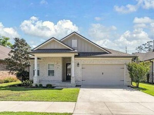 48 Oaktree Boulevard, Freeport, FL 32439