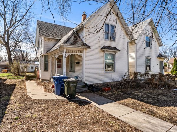 425 W 16th Street , Davenport, IA 52806