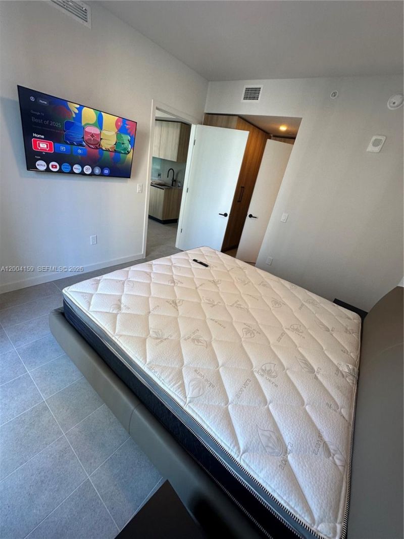 121 NE 5, Unit 2712, Miami, FL 33132 Photo