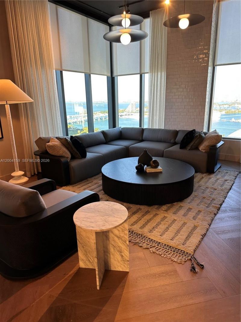 121 NE 5, Unit 2712, Miami, FL 33132 Photo