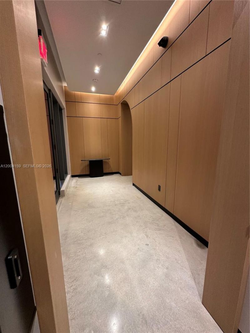 121 NE 5, Unit 2712, Miami, FL 33132 Photo