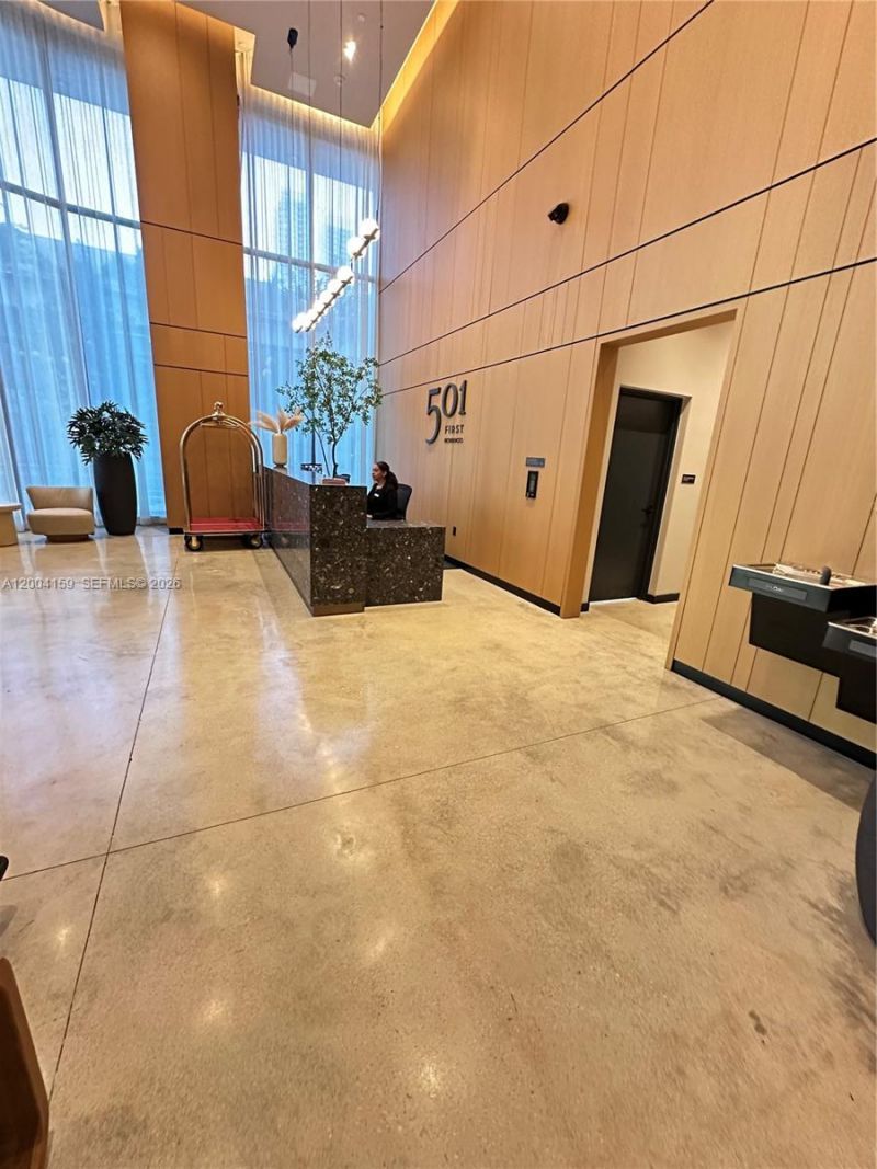 121 NE 5, Unit 2712, Miami, FL 33132 Photo
