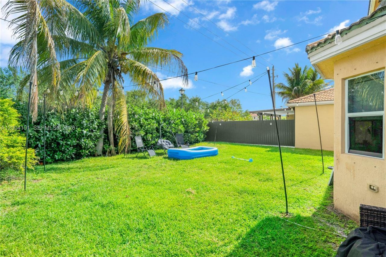 9031 SW 208th Ter, Cutler Bay, FL 33189 Photo