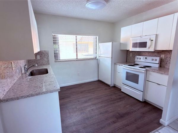 6370 W 27th Ct, Unit 203, Hialeah, FL 33016
