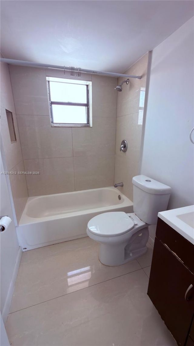 6370 W 27th Ct, Unit 203, Hialeah, FL 33016 Photo