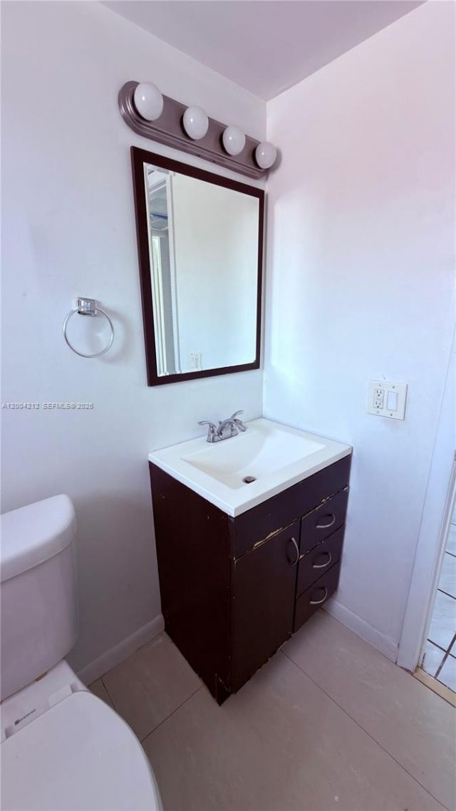 6370 W 27th Ct, Unit 203, Hialeah, FL 33016 Photo