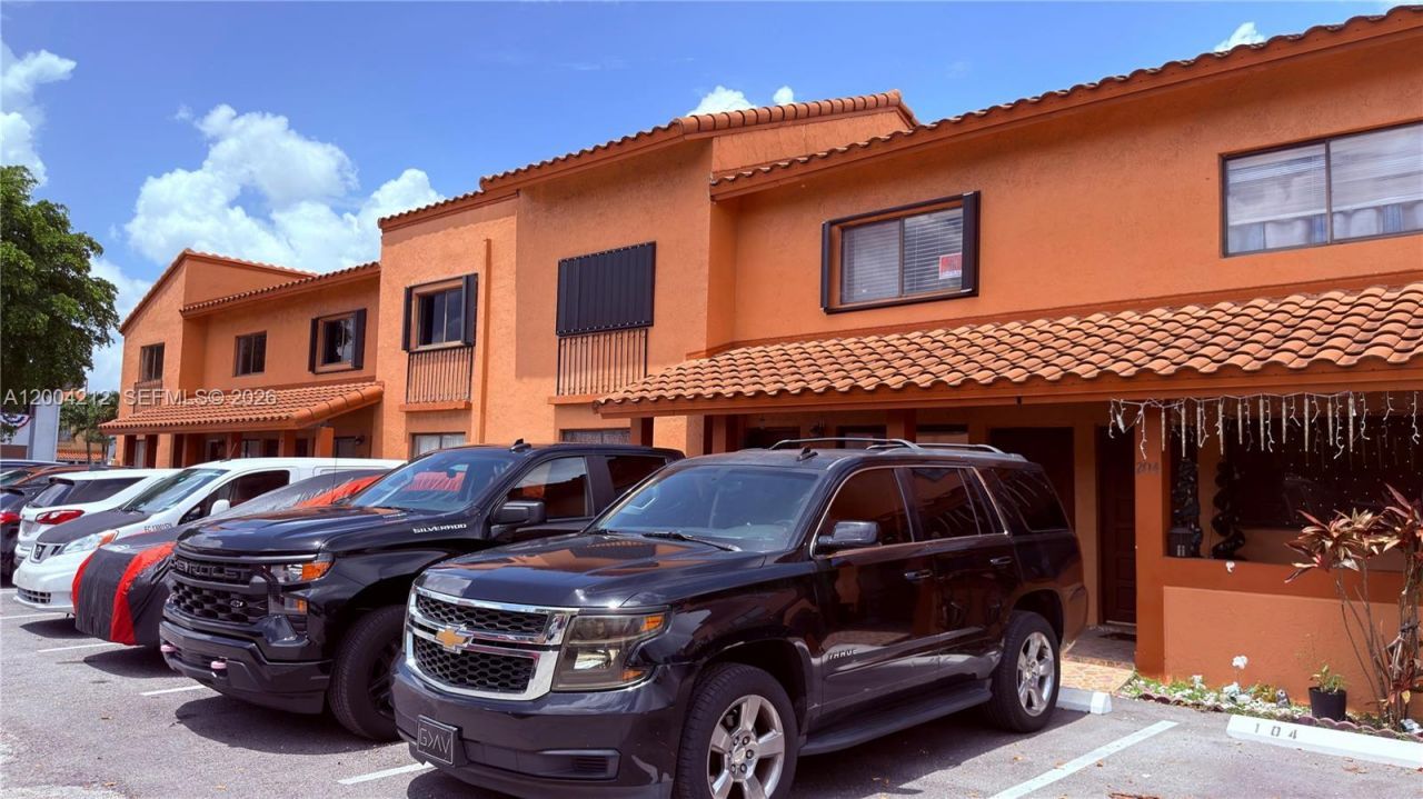 6370 W 27th Ct, Unit 203, Hialeah, FL 33016 Photo