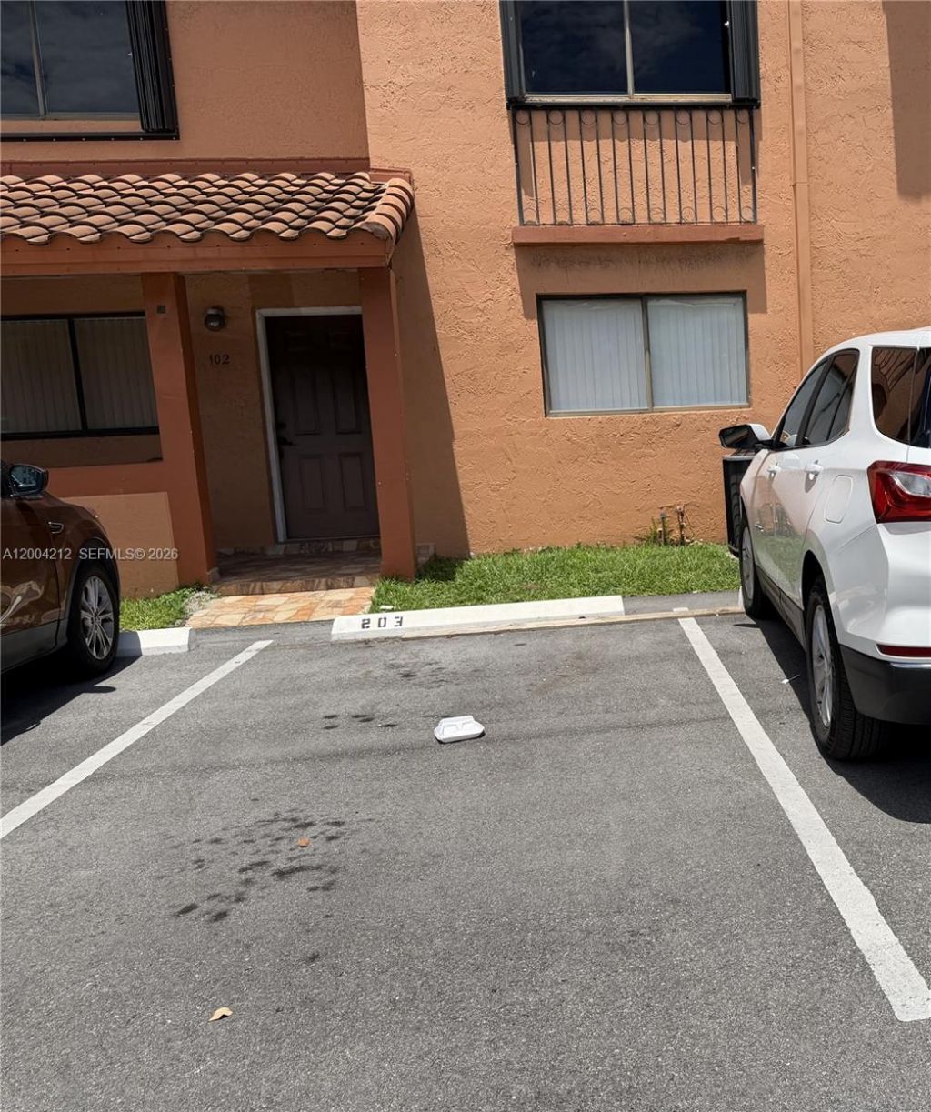 6370 W 27th Ct, Unit 203, Hialeah, FL 33016 Photo
