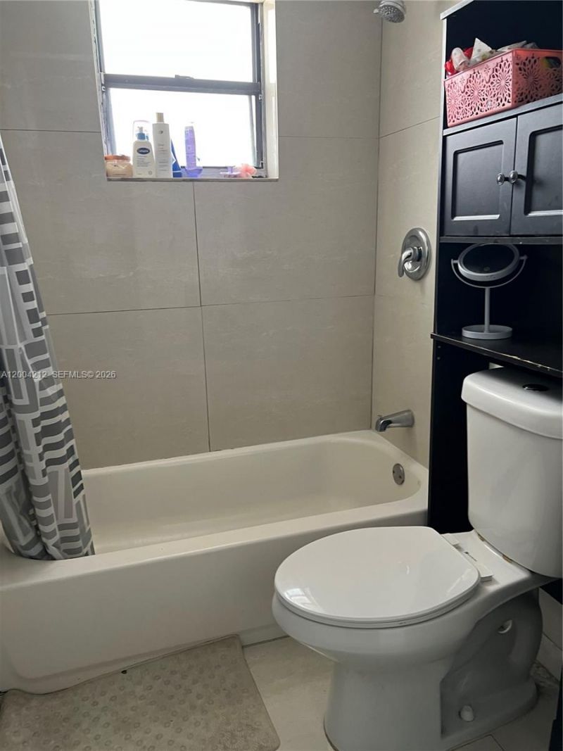 6370 W 27th Ct, Unit 38, Hialeah, FL 33016 Photo