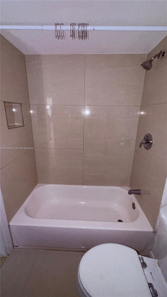 6370 W 27th Ct, Unit 203, Hialeah, FL 33016 Photo