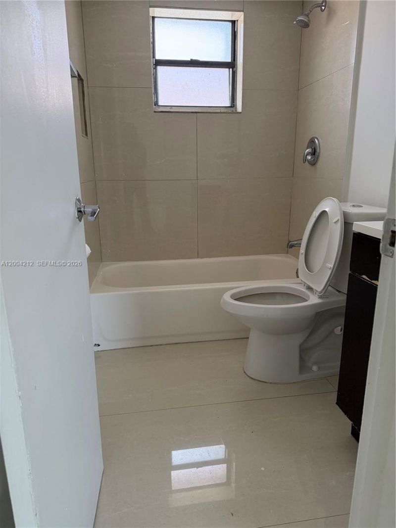 6370 W 27th Ct, Unit 38, Hialeah, FL 33016 Photo
