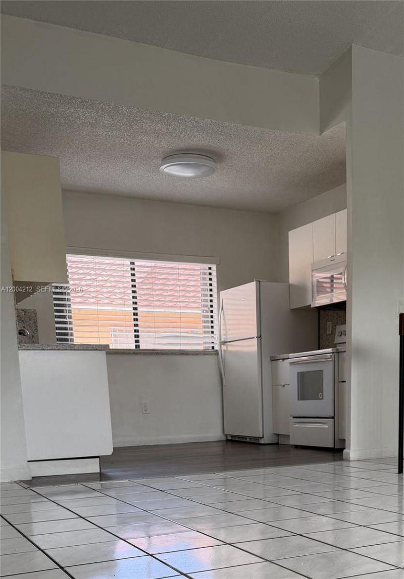 6370 W 27th Ct, Unit 38, Hialeah, FL 33016 Photo
