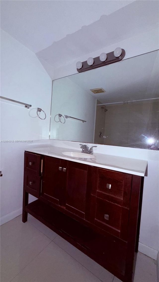 6370 W 27th Ct, Unit 203, Hialeah, FL 33016 Photo