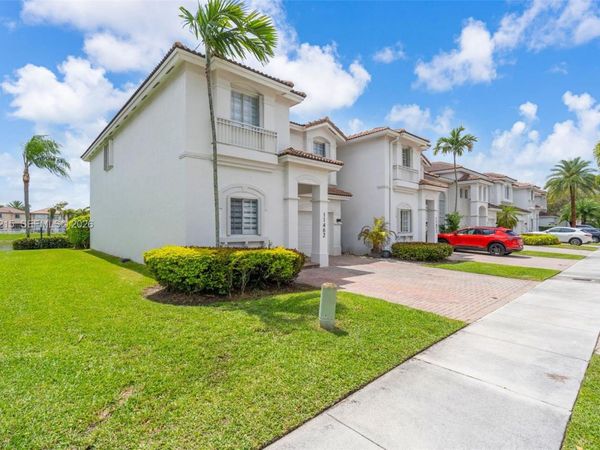 11462 NW 69th Ter , Doral, FL 33178