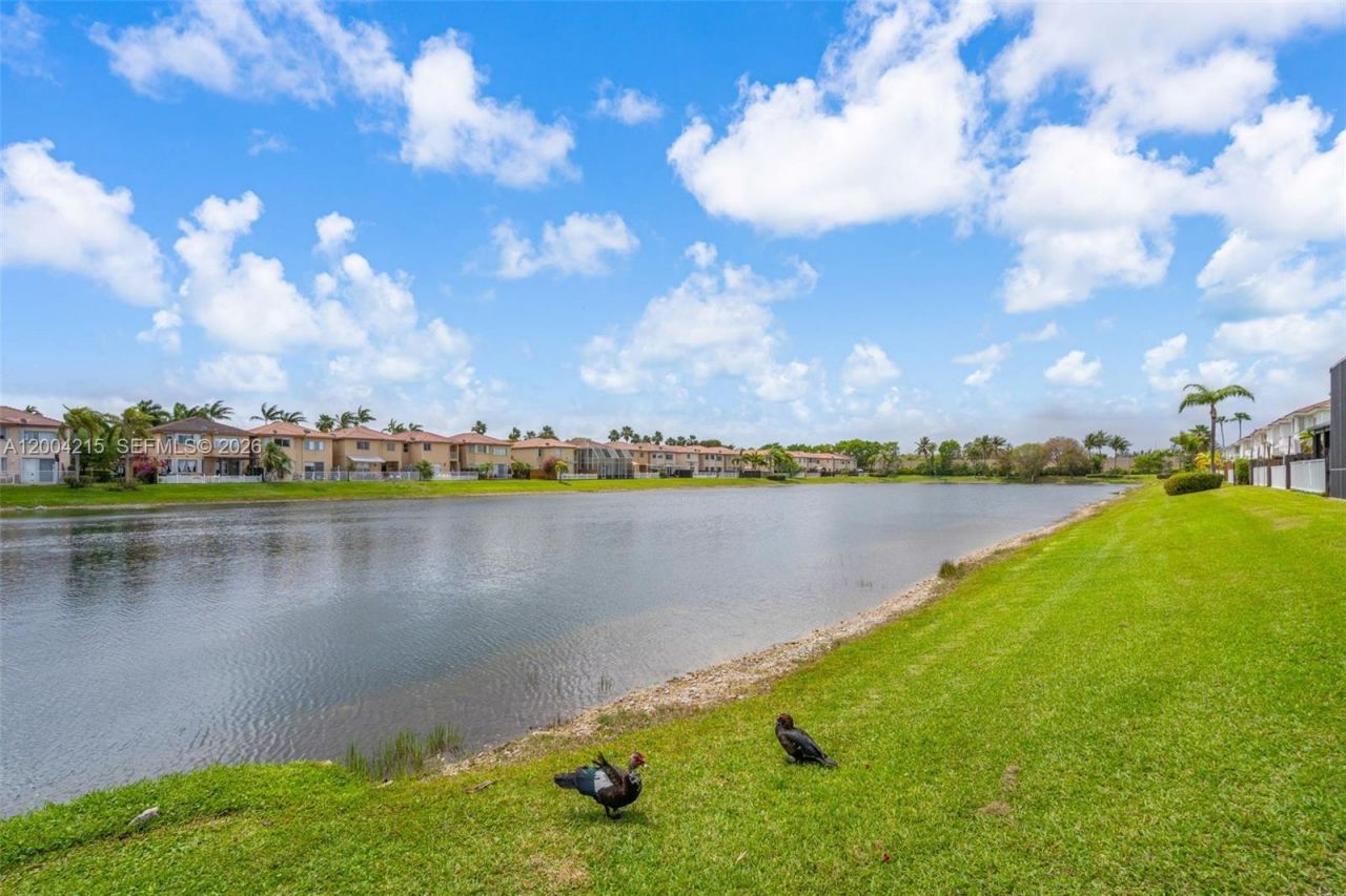 11462 NW 69th Ter , Doral, FL 33178 Photo