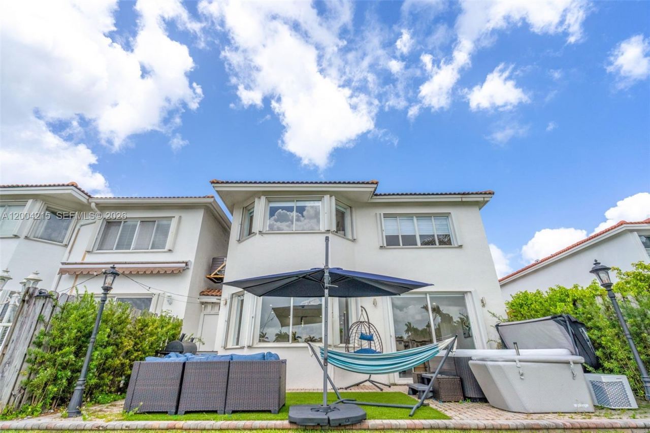 11462 NW 69th Ter , Doral, FL 33178 Photo