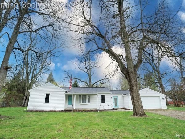 620 S Briarvale Drive, Auburn Hills, MI 48326