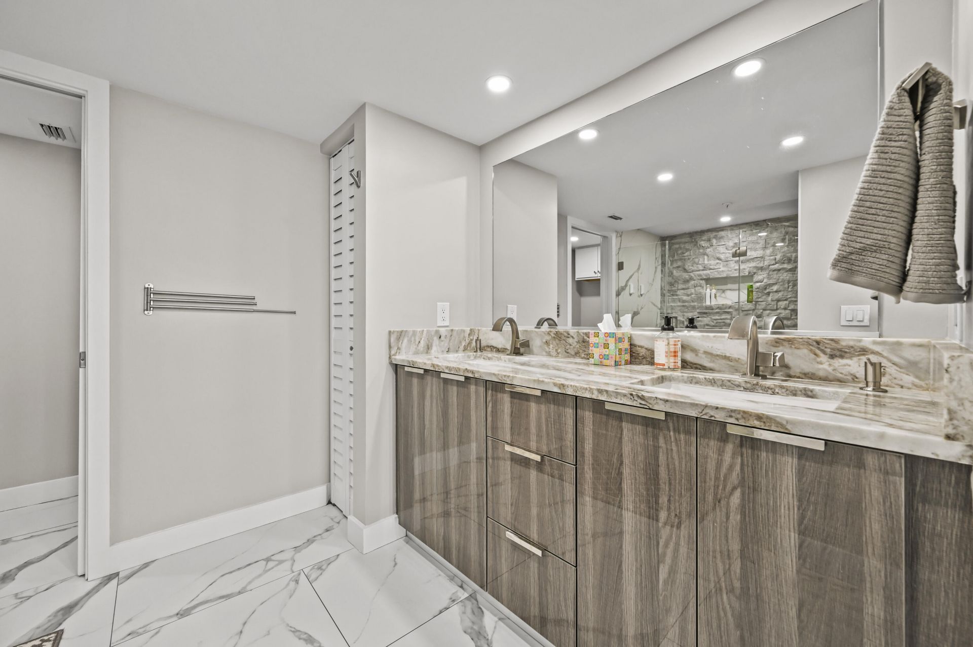 9650 S Ocean Drive, Unit 106, Jensen Beach, FL 34957 Photo