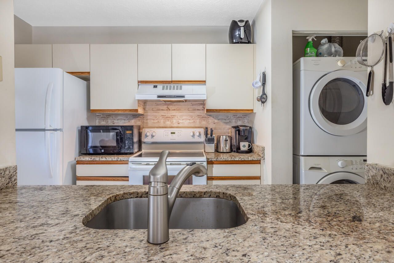 6537 SE Federal Highway, Unit 101, Stuart, FL 34997 Photo