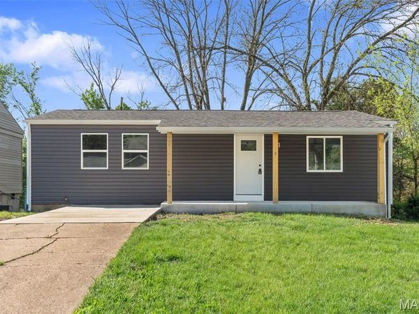 64 Cedar Ridge Drive, Pacific, MO 63069