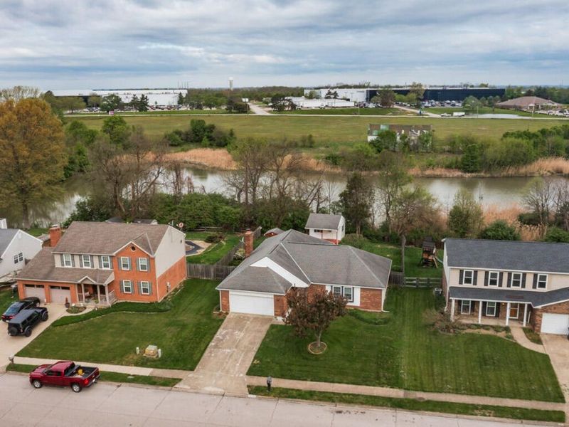 2048 W Horizon Drive, Hebron, KY 41048 Photo 2