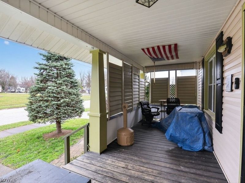 627 Hall Street NW, Warren, OH 44483 Photo 2