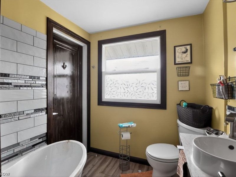 627 Hall Street NW, Warren, OH 44483 Photo 6