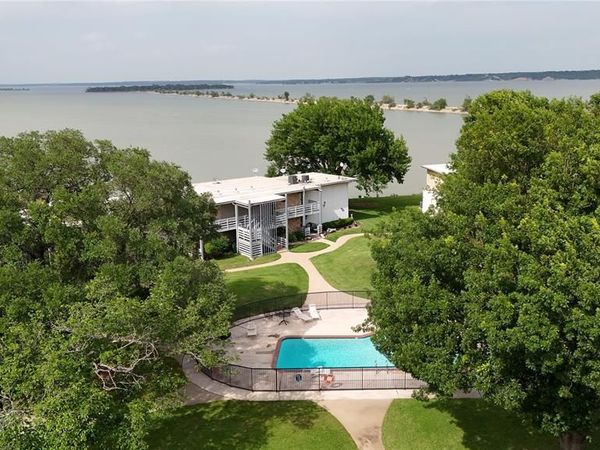 112 Harbor Drive, Unit 212, Runaway Bay, TX 76426