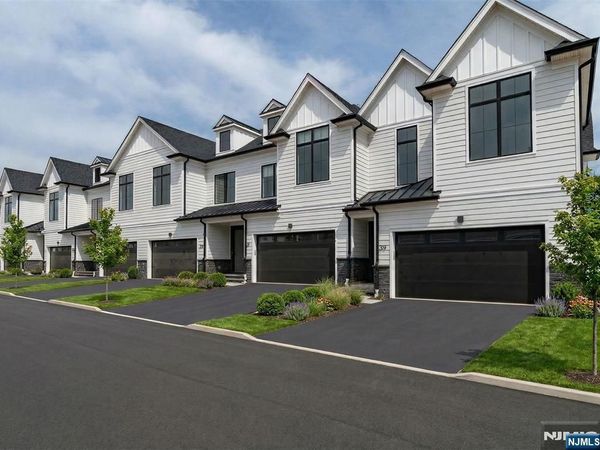 18 Feldman Court, PARAMUS, NJ 07652